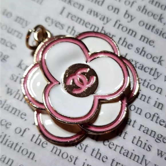 Chanel camellia large pendants on 18 karat gold plated 18 inch chains. - Picture 7 of 15